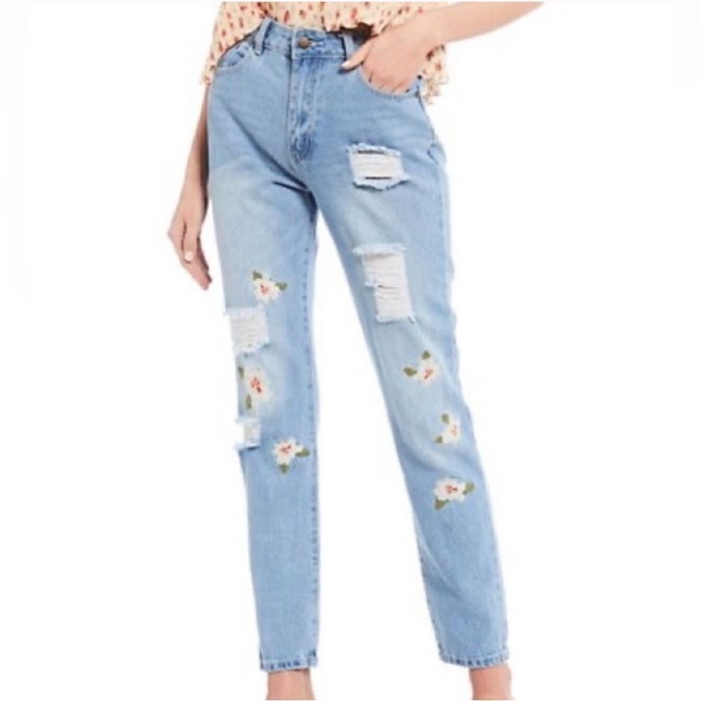 Chelsea & Violet Distressed High Rise Patchwork Light Wash Denim Jeans 28 Floral